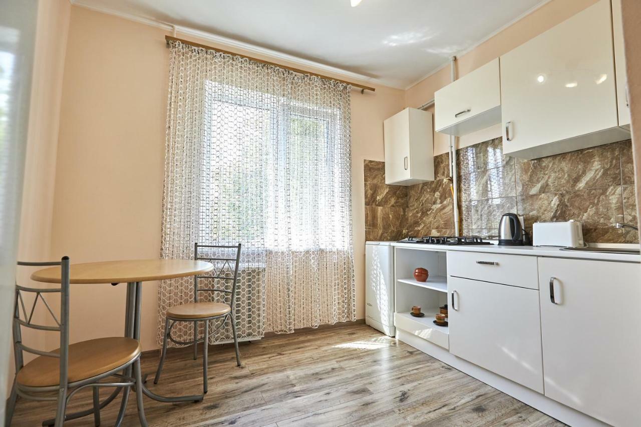 Babylon Apartments On Kievskaya Street Rivne Bagian luar foto